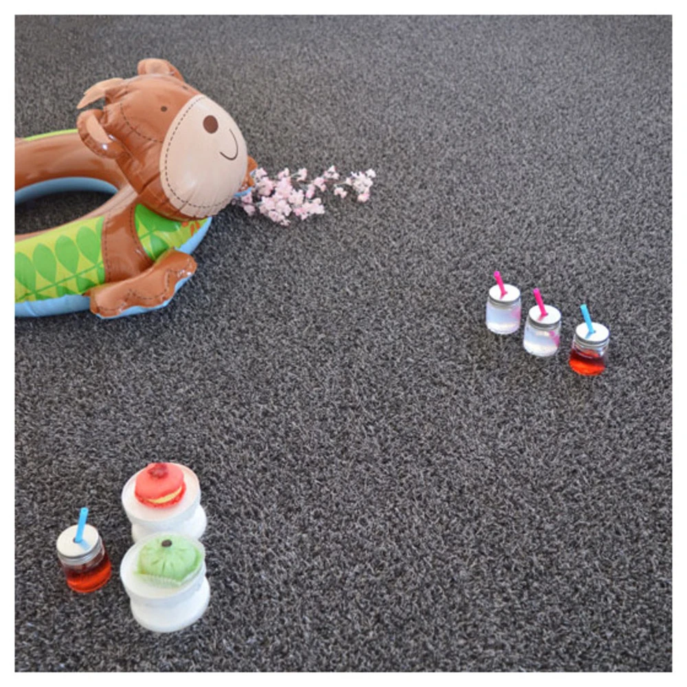 Gazon Synthétique Arty - Couleur Gris Foncé - 20mm - 1m X 7m 4 Gazon Synthétique Arty - Couleur Gris Foncé - 20mm - 1m X 7m – Image 2