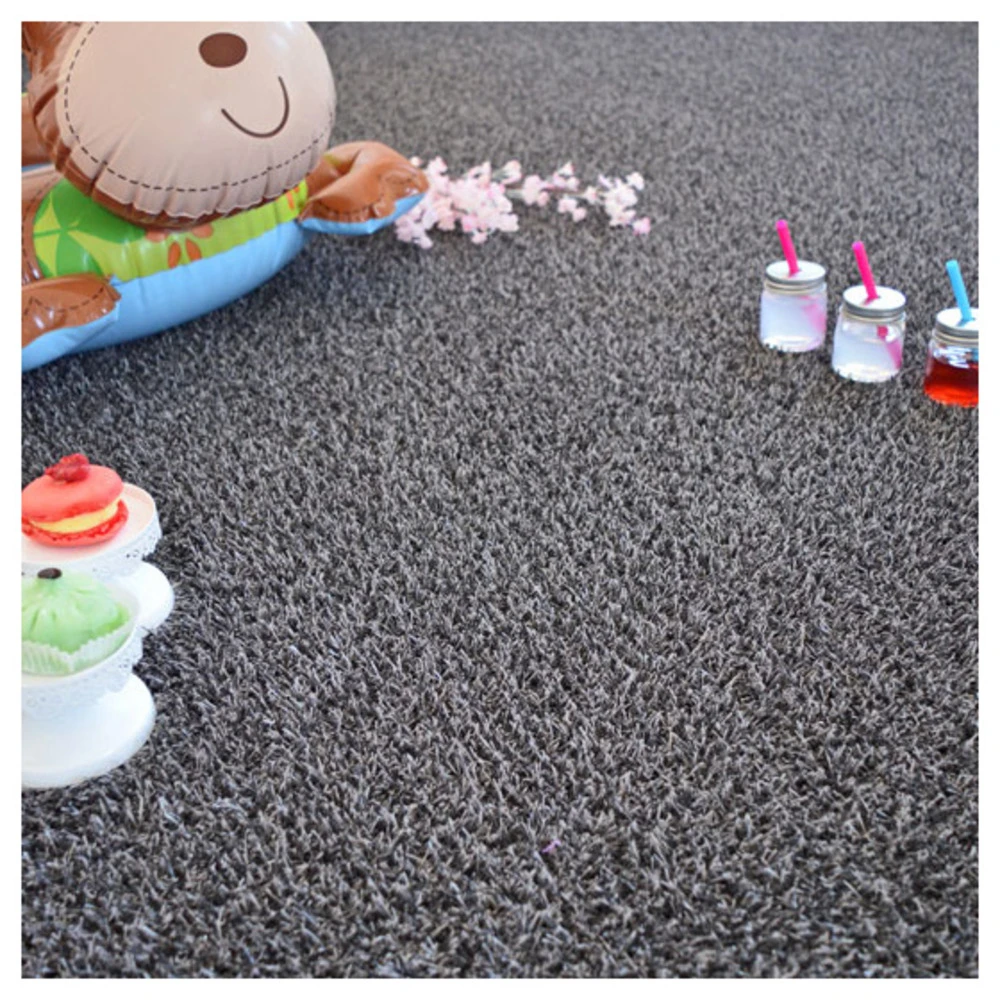 Gazon Synthétique Arty - Couleur Gris Foncé - 20mm - 1m X 7m 5 Gazon Synthétique Arty - Couleur Gris Foncé - 20mm - 1m X 7m – Image 3